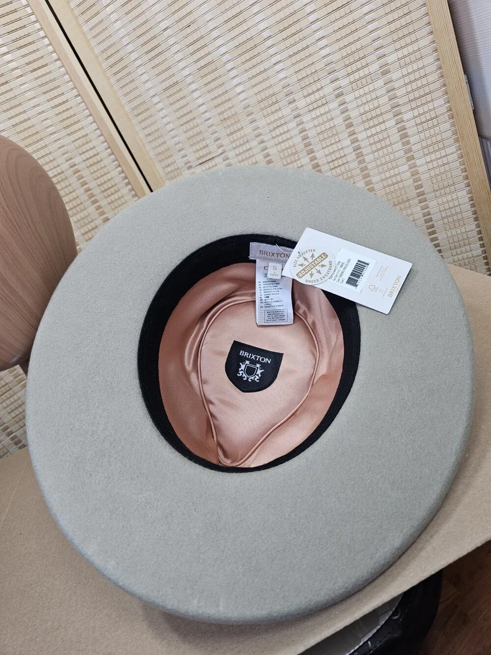 Brixton Victoria Felt Fedora Wool Timberwolf Rose Gold Satin Size S NWT